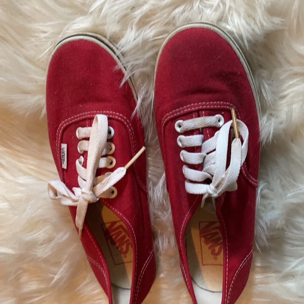Red vans - Picture 3 of 4